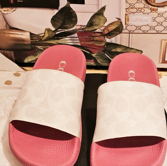 Coach Chalk/Pink Confetti Slides (Nwot) - Picture 4 of 8